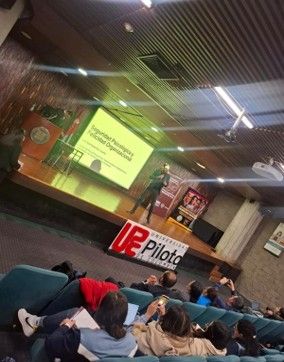 Ponencia sobre seguridad psicológica y felicidad organizacional en segundo congreso salud mental en entornos laborales saludables.