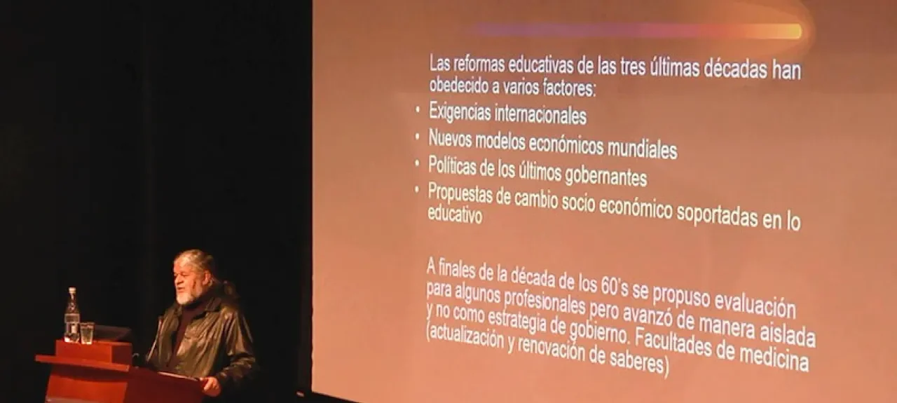 rafael-garcia_director_academicosaberpro.jpg