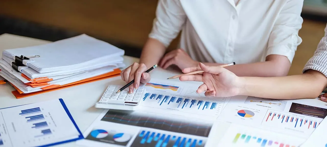 Semillero de Investigación riesgos financieros: investigación, análisis y desarrollo empresarial